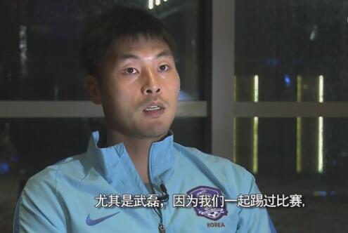 他的昂扬对准她湿润的入口视频